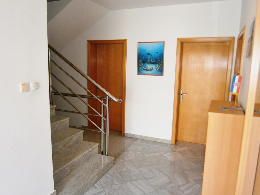 Sun House Apartments Бол Экстерьер фото