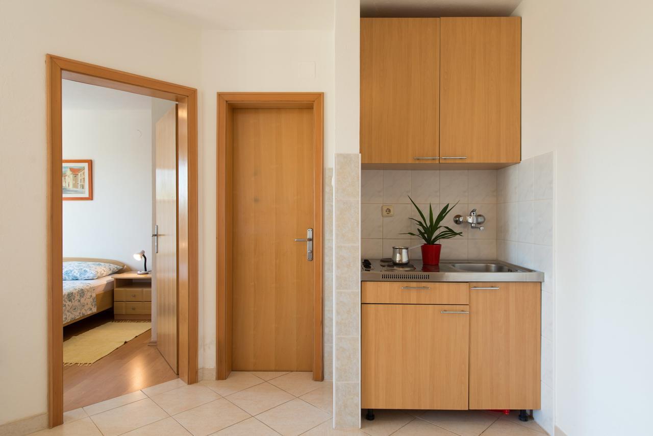Sun House Apartments Бол Экстерьер фото