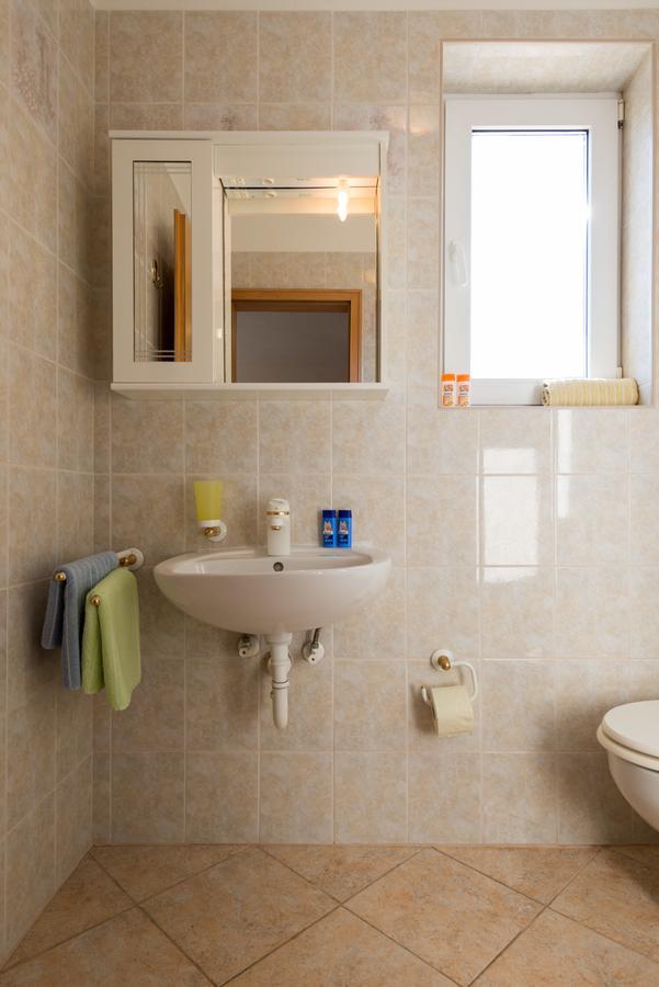 Sun House Apartments Бол Экстерьер фото